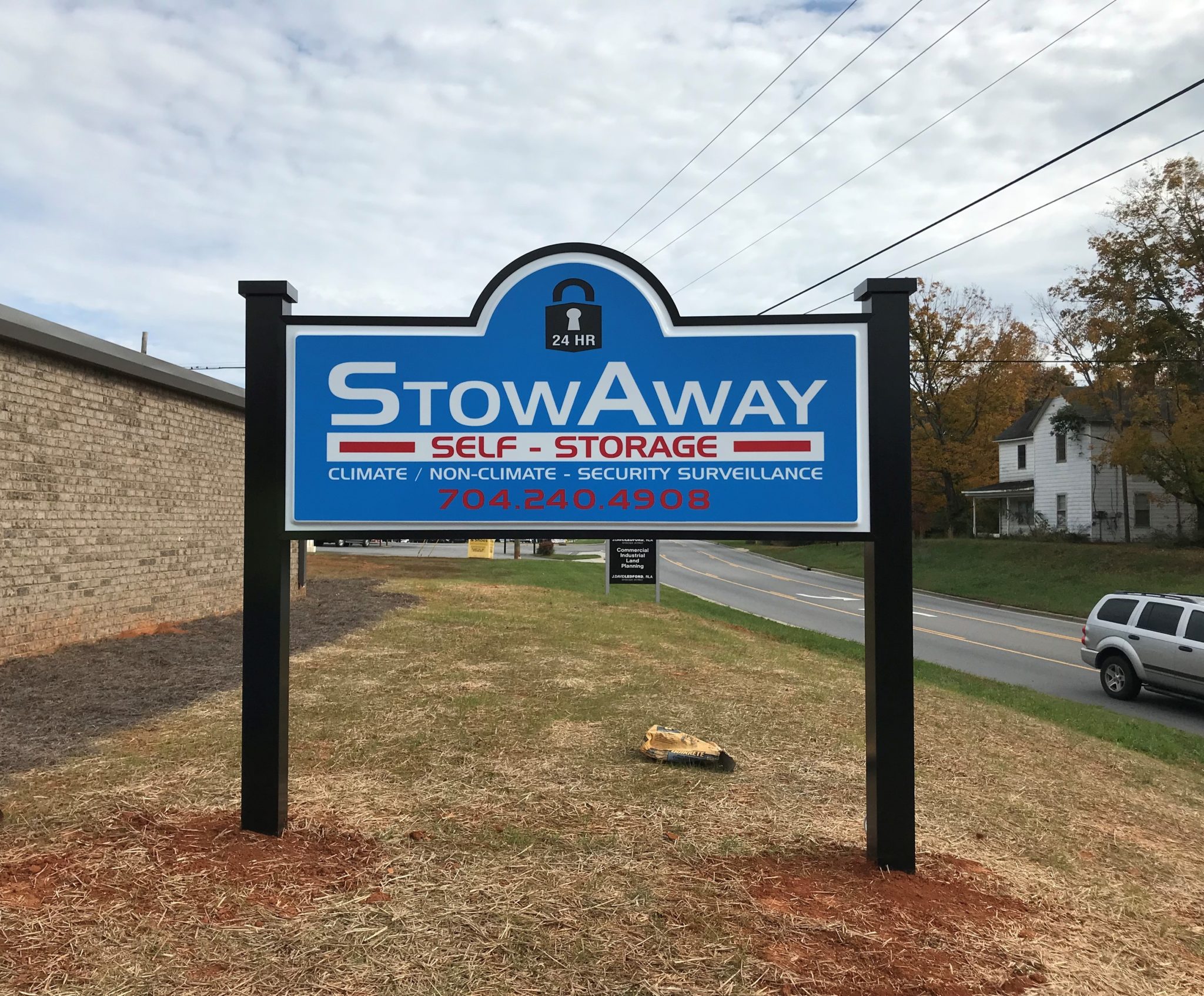 monument signs, monument signs charlotte, signs charlotte, signs nc, logo signs, business signs, logo signs, custom made signs,
